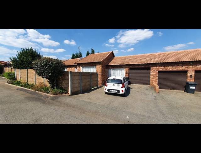 3 BEDROOM TOWNHOUSE RENTED IN WILGEHEUWEL